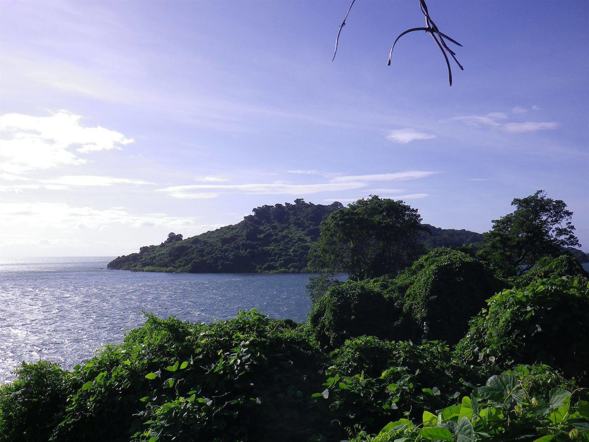 Blue Zebra Island Lodge Senga Exteriör bild